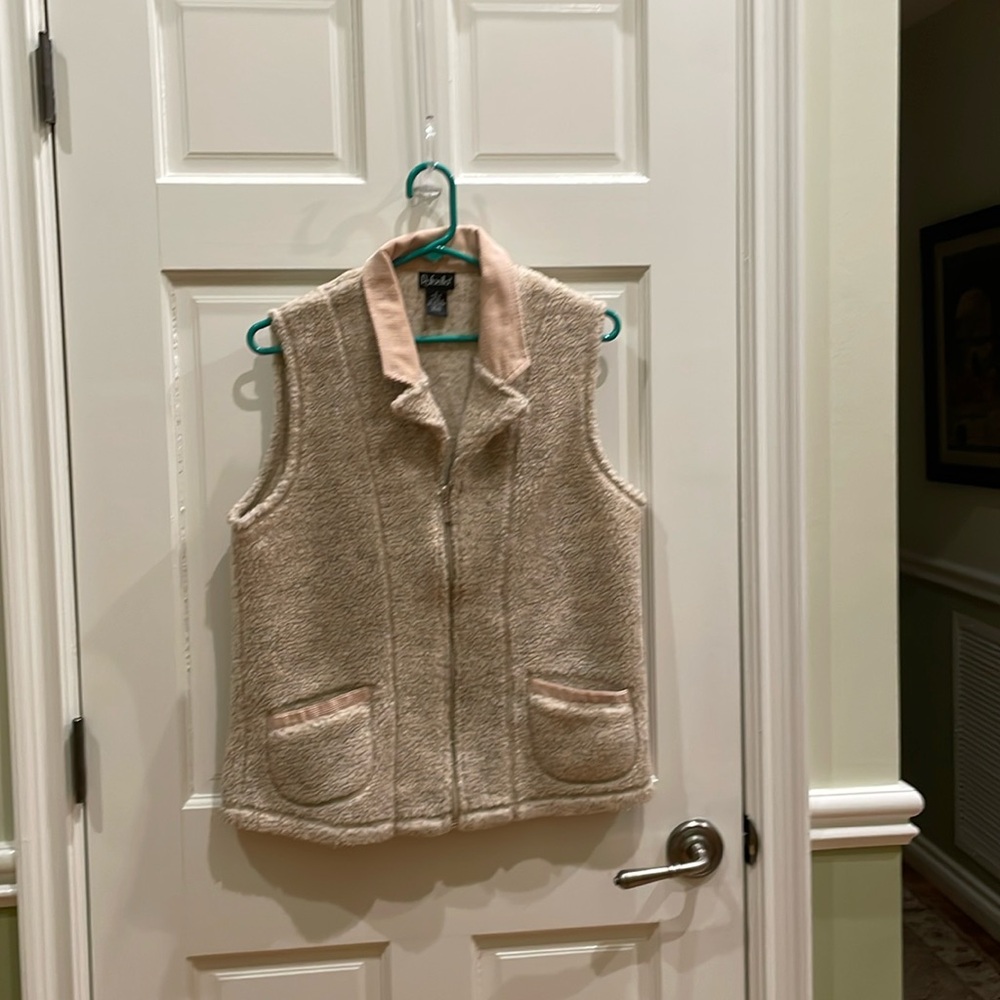 Rafaella Women’s Beige Sherpa Vest with corduroy collar Size S